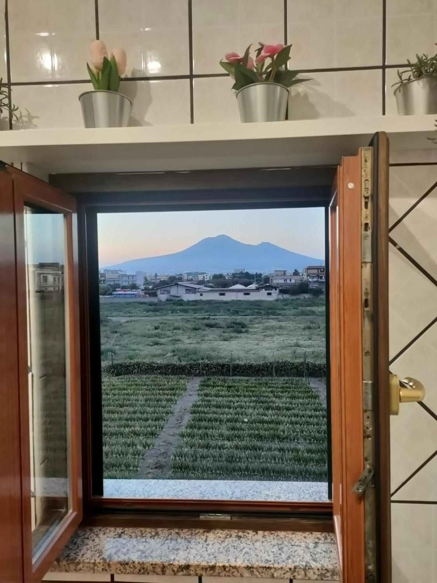 Apartamento Lilla Housing Castellammare di Stabia Exterior foto